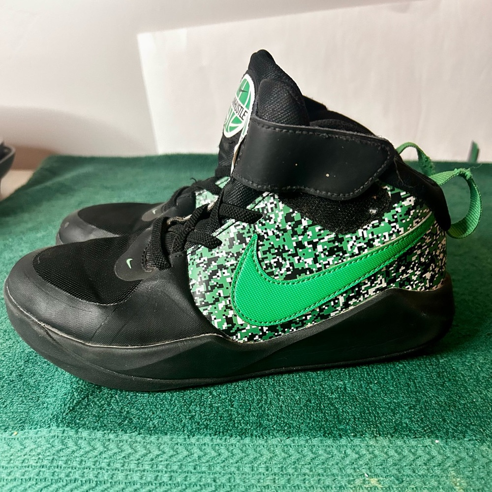 Nike Kids Black and Green Sneakers
